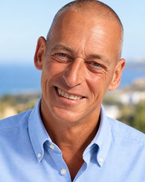 Koen, Sales